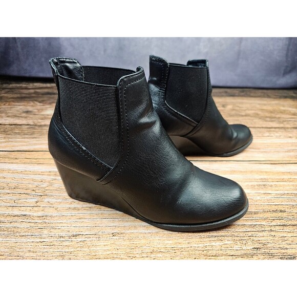 Rampage MOOSY Womens 10 M Black Ankle Wedge Boot Booties Elastic Patch Vegan - Picture 1 of 12